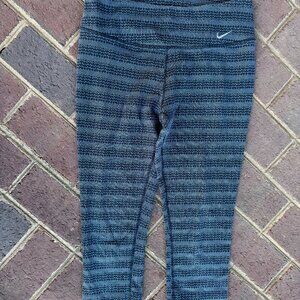 NIke Patterned Cropped Leggings